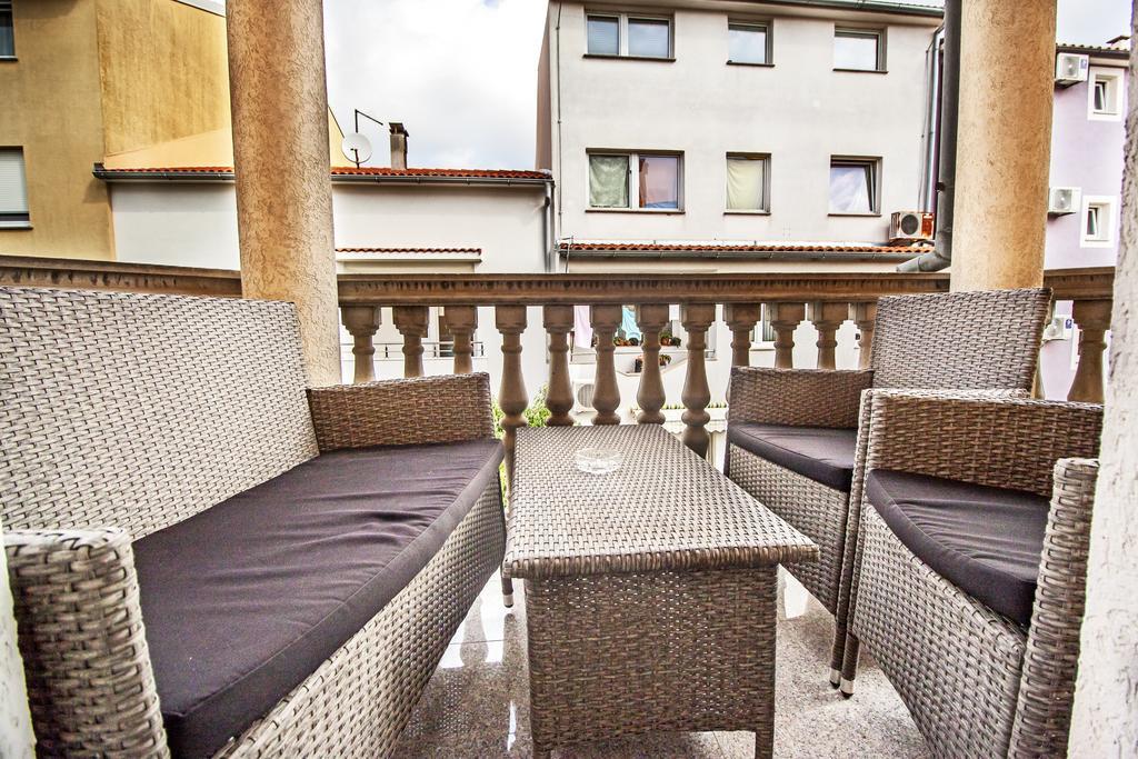 Apartment Vukadin Pula Exterior foto